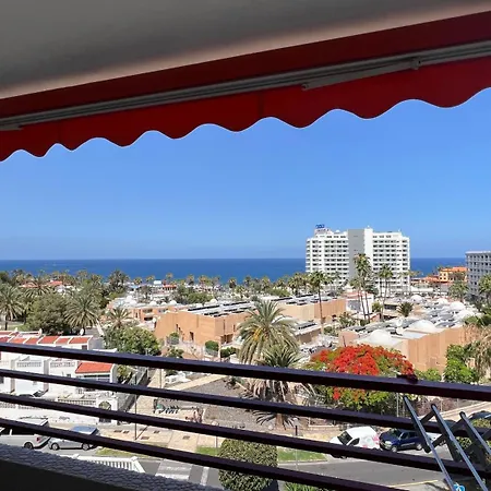Olympia Ocean View アパート アデヘ